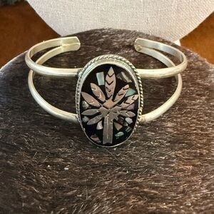 Inlay Mexico, Silver Tone Leaf Design Cuff Bracelet